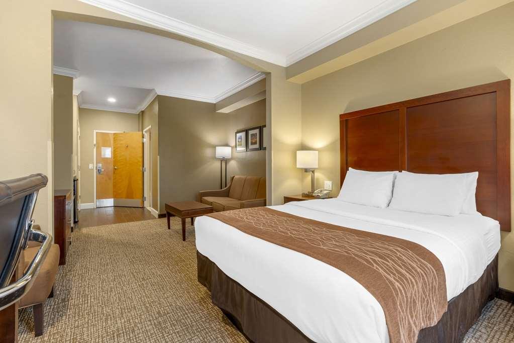 Comfort Inn Арката Стая снимка